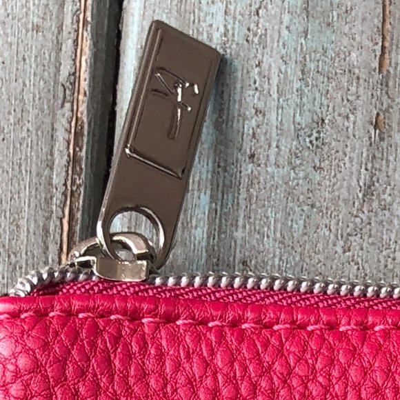 it cosmetic Pouch - NWOT - Picture 4 of 5